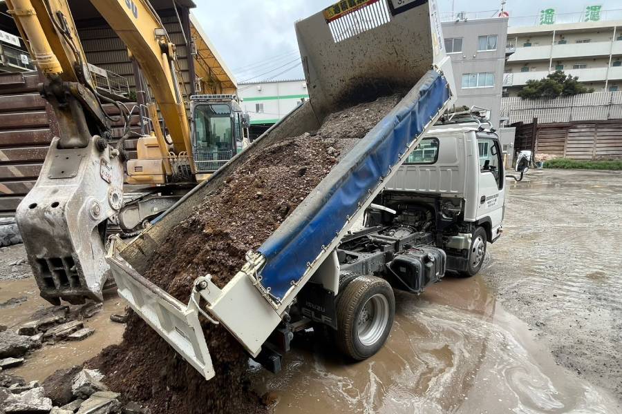 産業廃棄物運搬作業